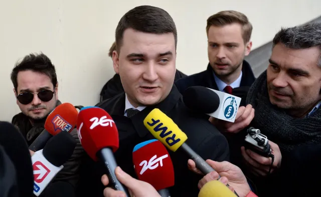 Misiewicz rezygnuje z członkostwa w PiS. Politycy PiS: Jego zachowanie naganne