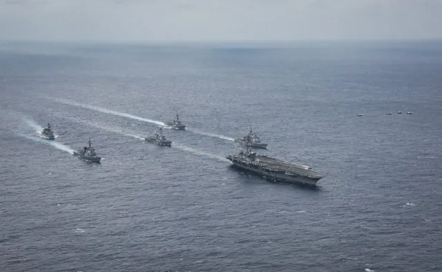 Japonia ochroni okręty USA. Helikopterowiec Izumo rozpoczyna operację ochrony sił sojuszniczych