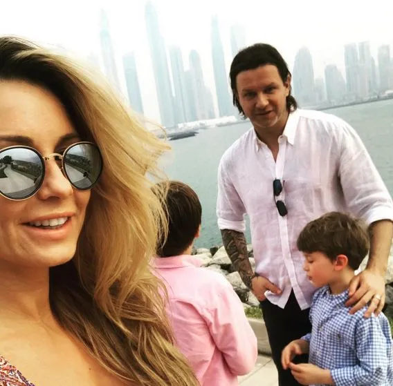Małgorzata Rozenek i Radosław Majdan z dziećmi na wakacjach