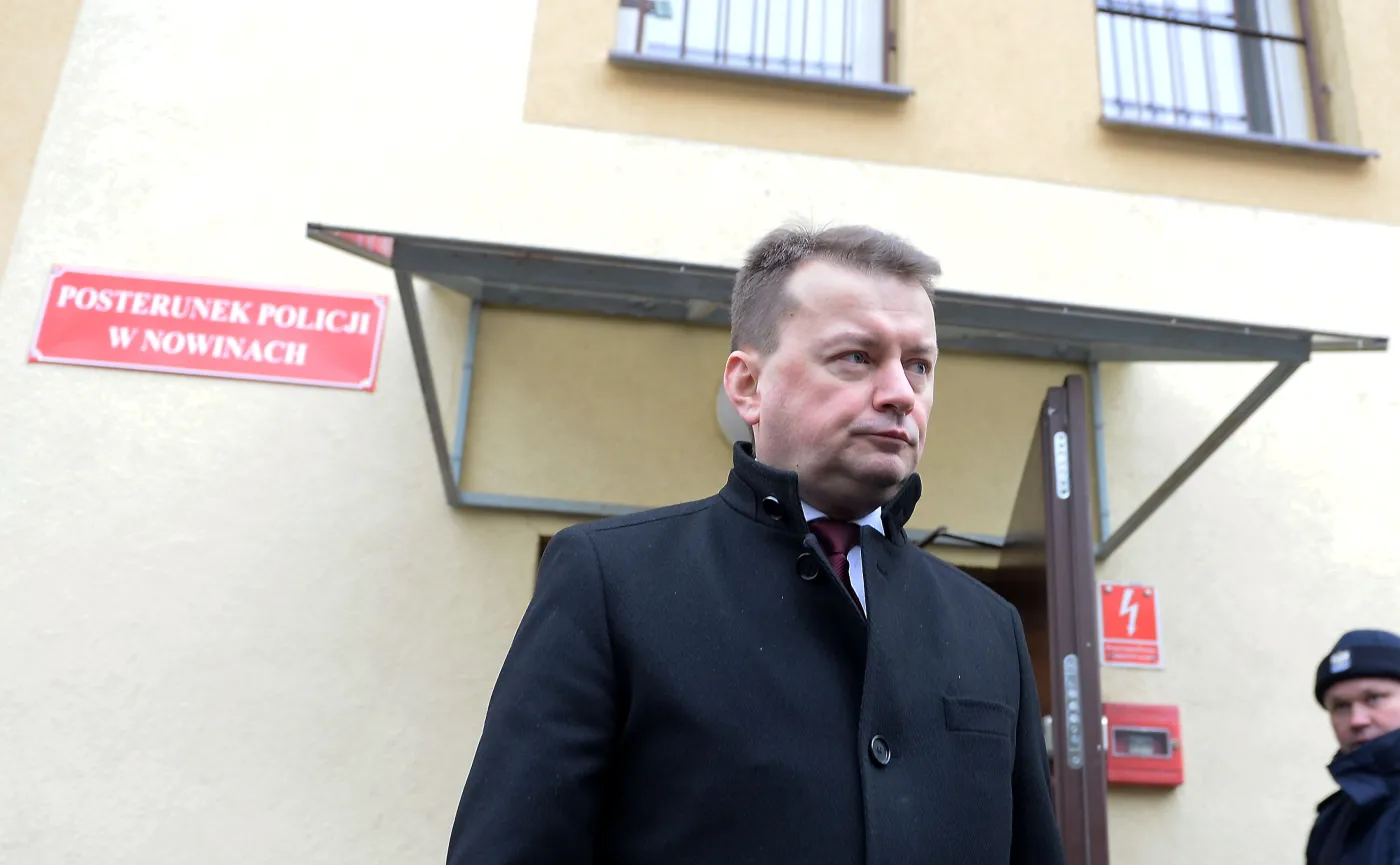 Minister spraw wewnętrznych i administracji Mariusz Błaszczak podczas otwarcia posterunku policji w gminie Sitkówka-Nowiny