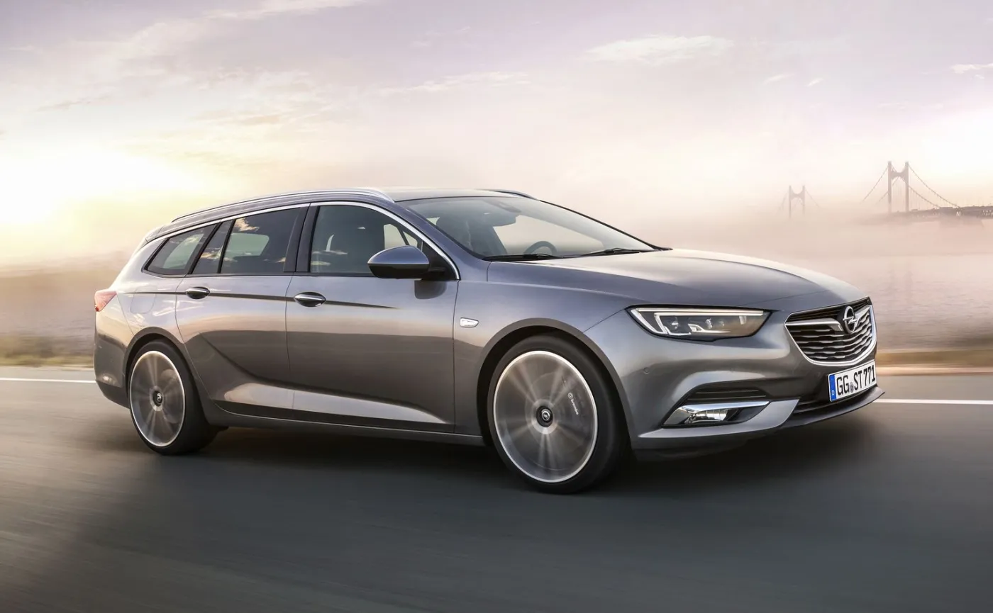9855875-opel-insignia-sports-tourer.jpg