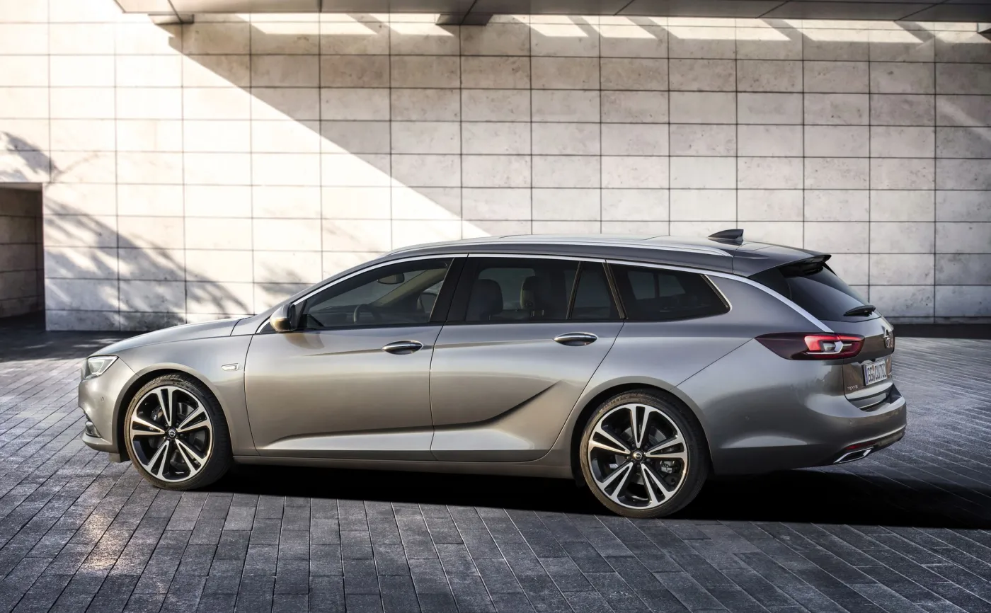 9856014-opel-insignia-sports-tourer.jpg