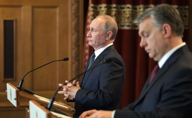 Dlaczego Putin pojechał na Węgry? Analityk: Chciał demonstracyjnie wesprzeć Orbana