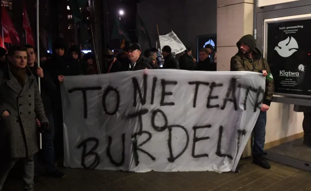 Obraza uczuć religijnych i nawoływanie do zabójstwa? Jest śledztwo w sprawie spektaklu "Klątwa"