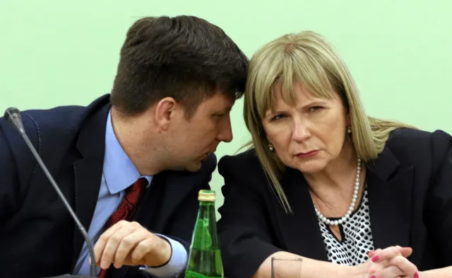 Dworczyk: Pan komisarz jest lewakiem i atakuje konserwatywny rząd w Warszawie