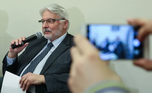 "Działania nierzetelne i nielojalne wobec państwa przyjmującego". MSZ chce wyjaśnień od przedstawiciela KE