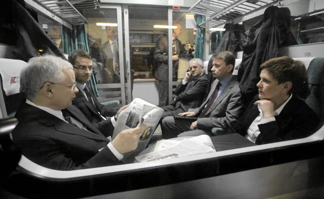 Międzynarodowy pociąg w rodzinnym miasteczku Szydło. Zasługa szefowej rządu?