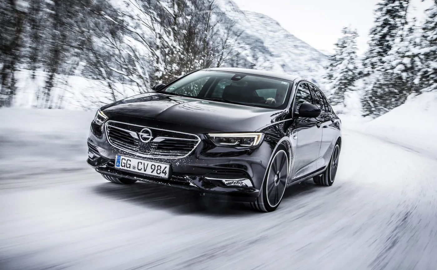 9787312-opel-insignia-grand-sport-4x4.jpg