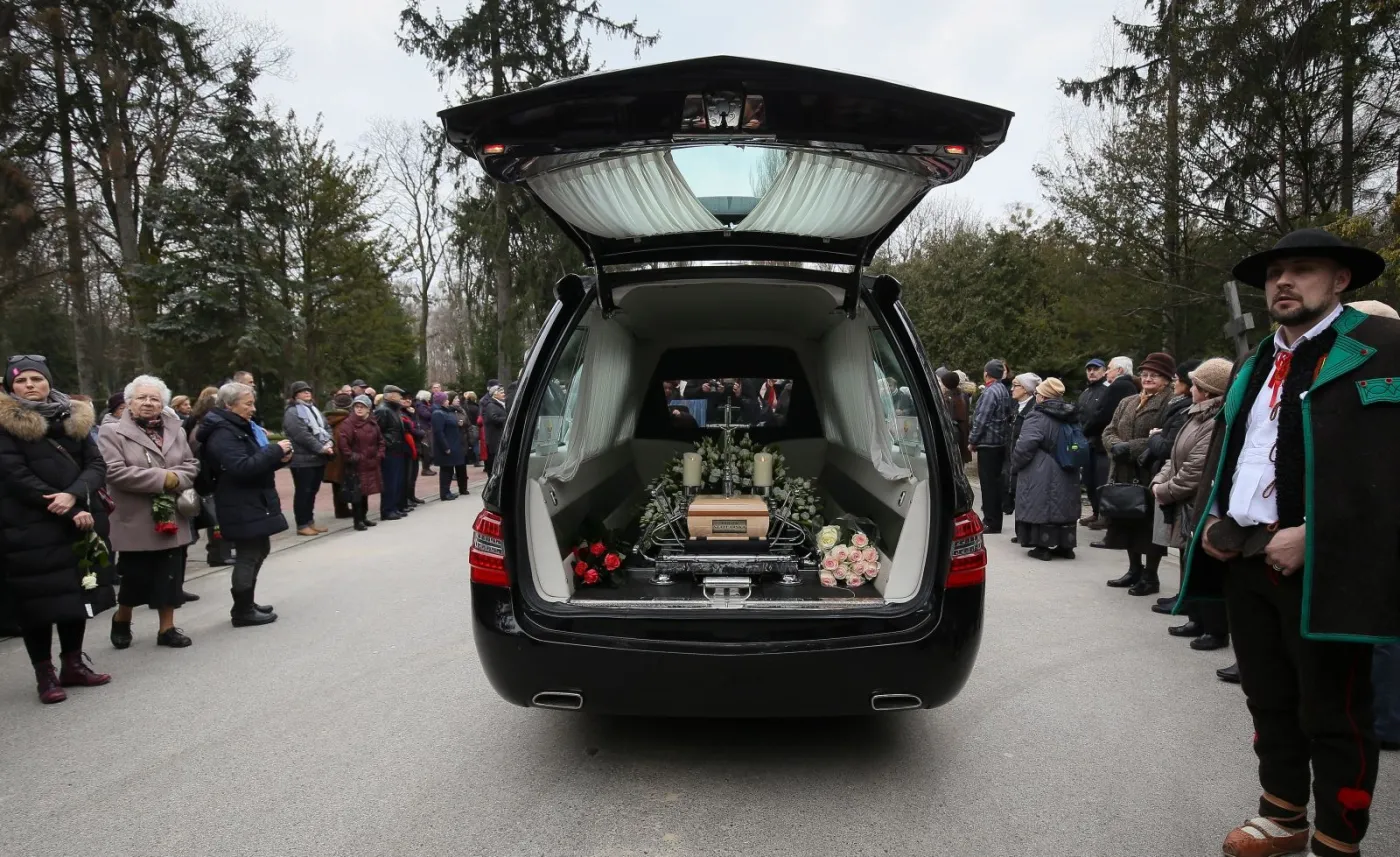 9925247-pogrzeb-danuty-szaflarskiej.jpg