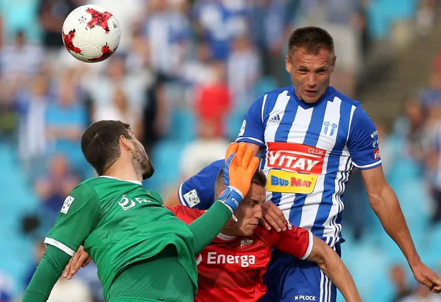 Ekstraklasa: Paixao strzelcem pierwszego gola w nowym sezonie. Furman pierwszym, który wyleciał z boiska