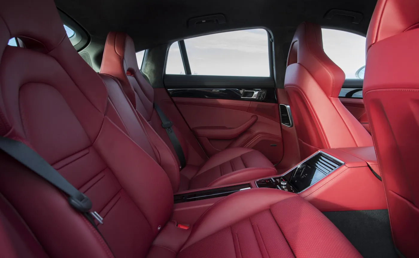 10379509-porsche-panamera-4-e-hybrid.jpg