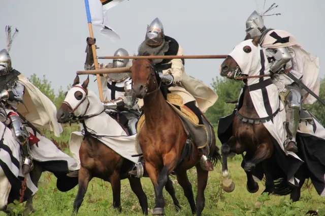 Krzyżacy znów na ekranach polskich kin. "Habit i zbroja" - zobacz ZWIASTUN