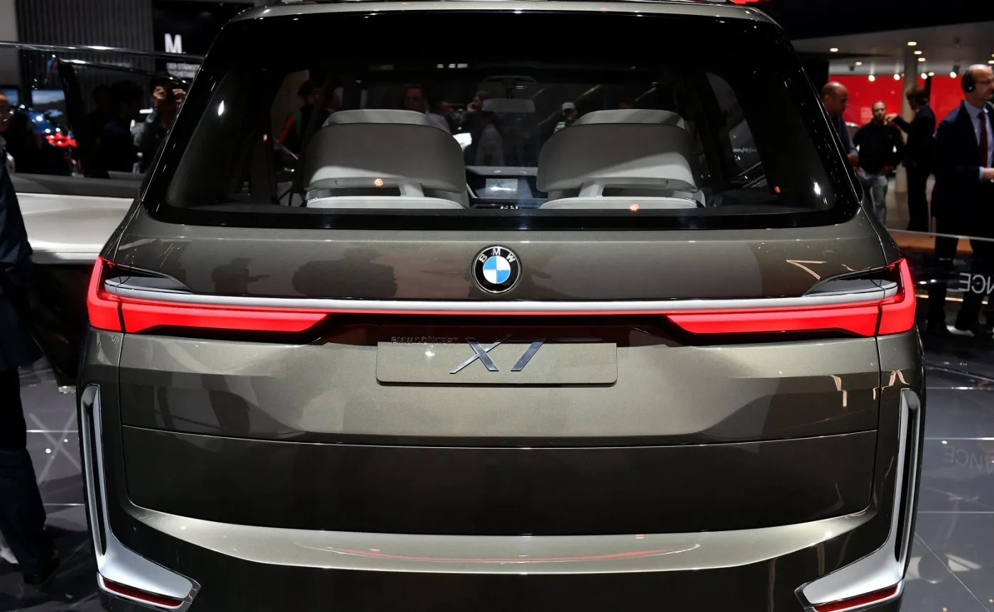 10440250-bmw-concept-x7-iperformance.jpg