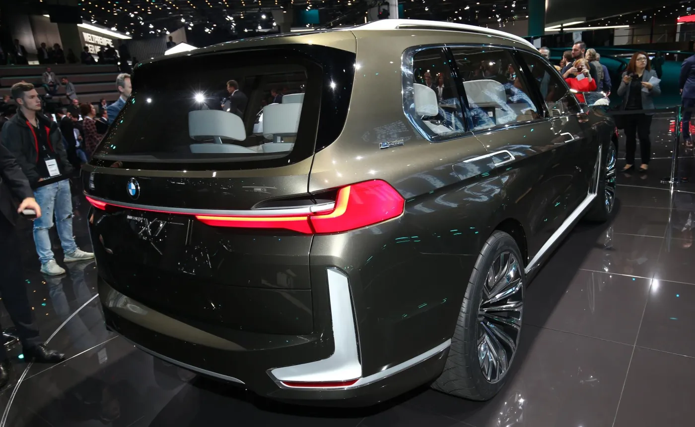 10440438-bmw-concept-x7-iperformance.jpg