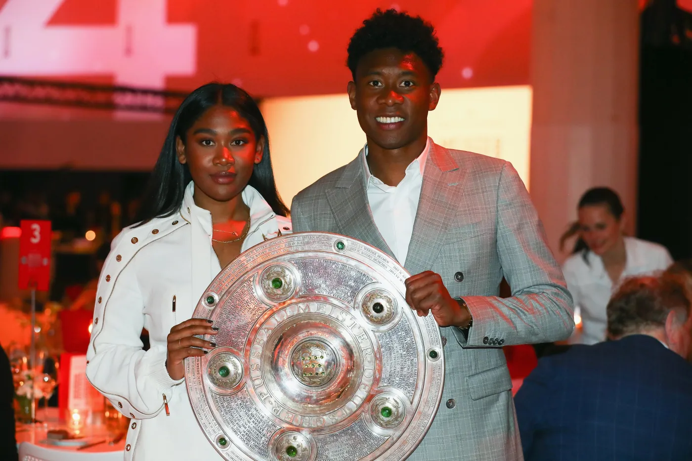 10169059-david-alaba-i-rose-may-alaba.jpg