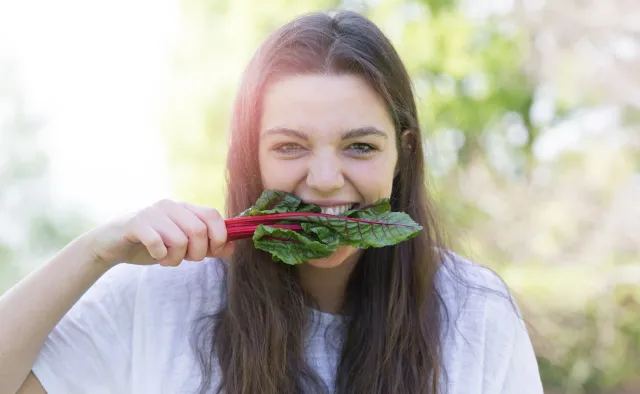 Wegetarianizm groźny dla zębów? Naukowcy sprawdzili