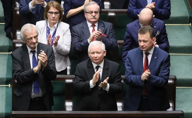 Morawiecki za Szydło. PEŁNA TREŚĆ DECYZJI Komitetu Politycznego PiS
