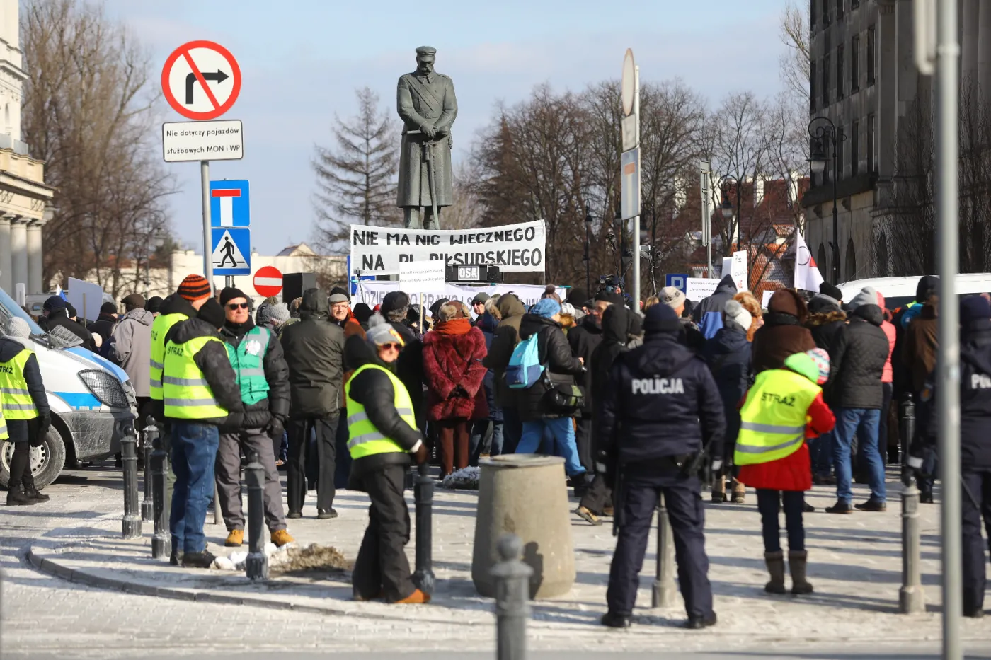 10801715-protesty-w-centrum-warszawy.jpg