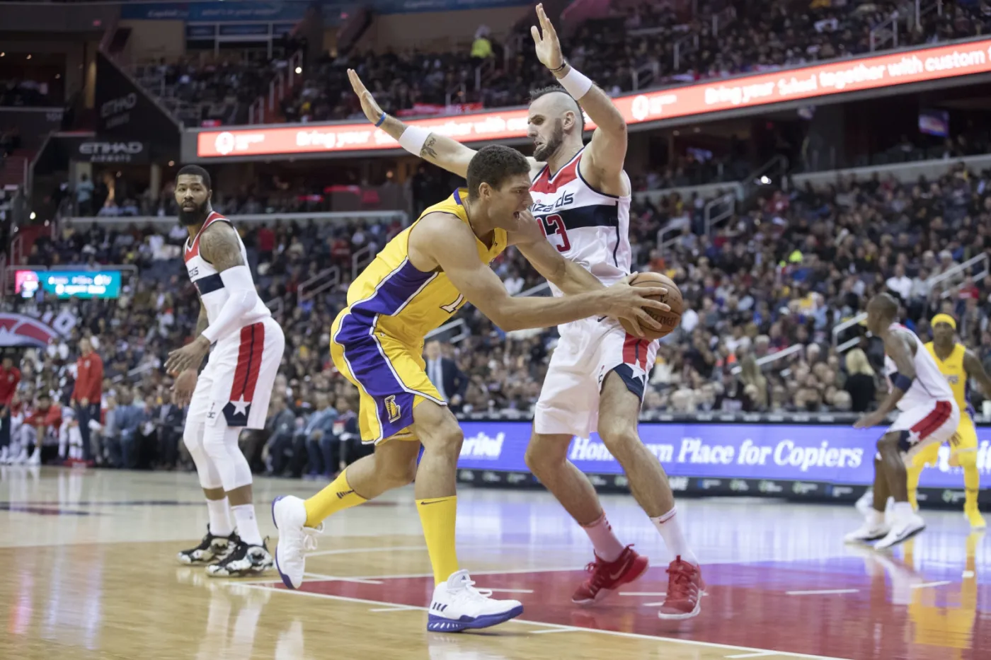 Brook Lopez i Marcin Gortat