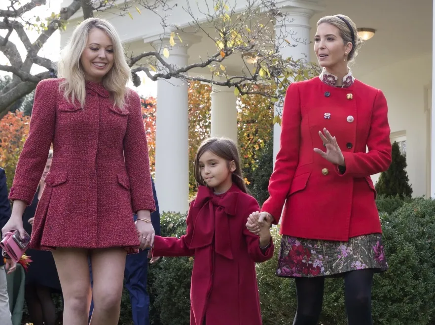 10601179-tiffany-trump-ivanka-trump.jpg