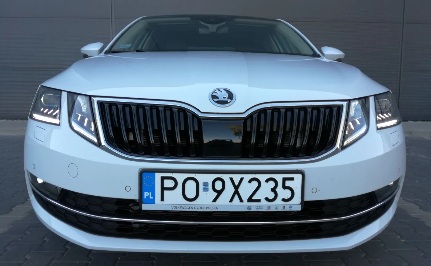 10381282-skoda-octavia-laurin-klement.jpg