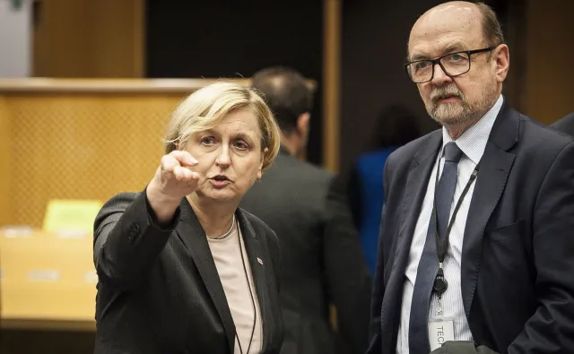 Związki PiS z kremlowską Rosją? Fotyga do Lewandowskiego i Verhofstadta: Powinniście milczeć i wstydzić się