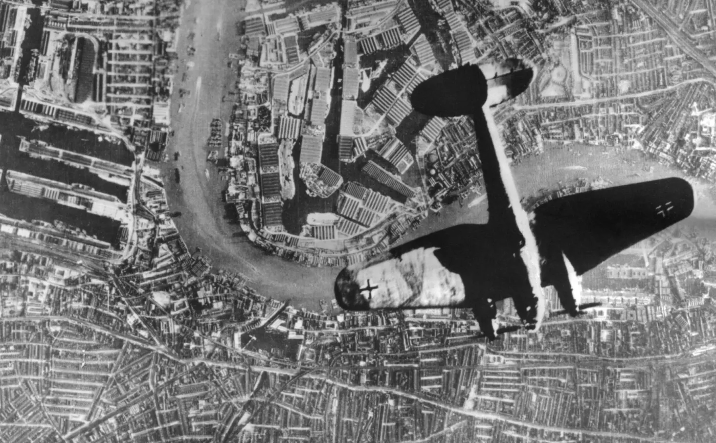 Heinkell He-111 nad Londynem