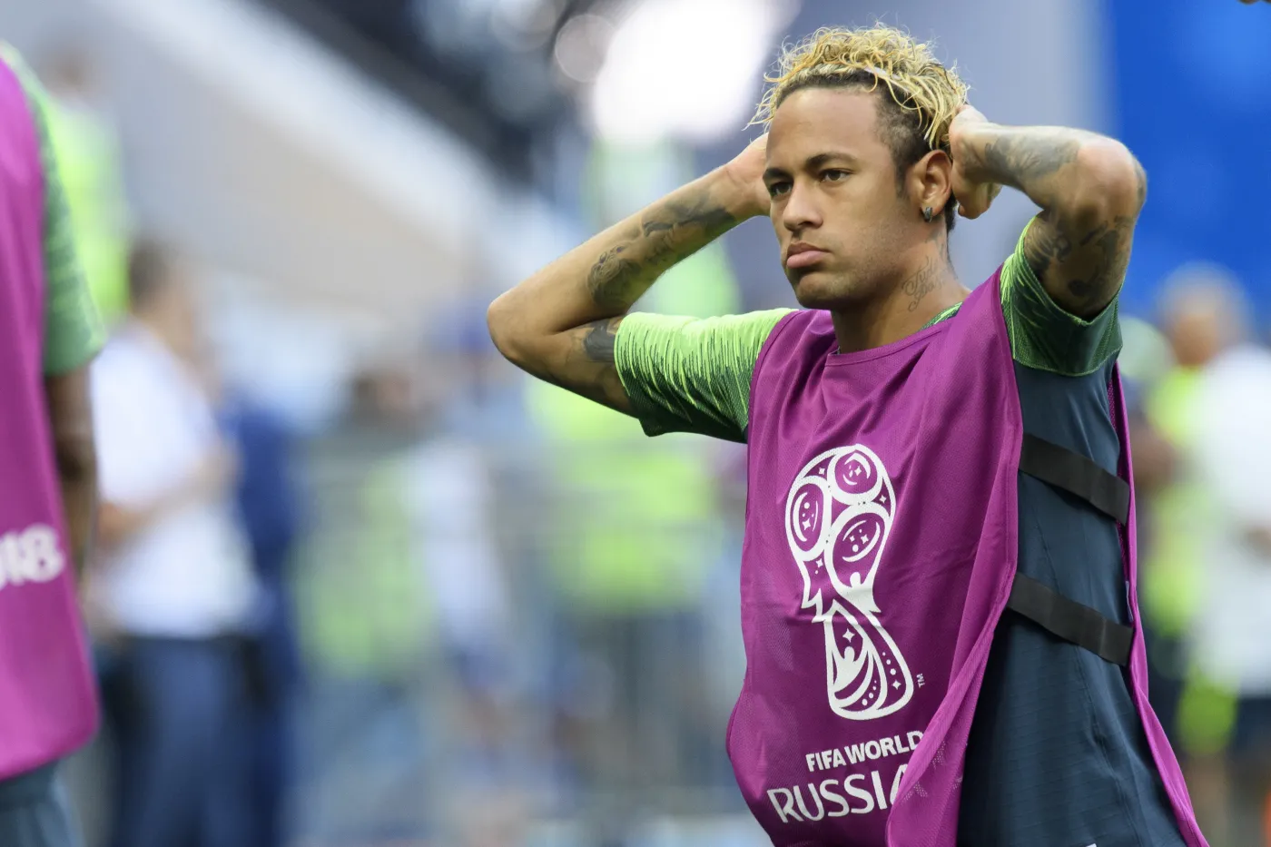 Neymar chyba nie widział się w lustrze. Internet śmieje się z nowej fryzury Brazylijczyka [FOTO]