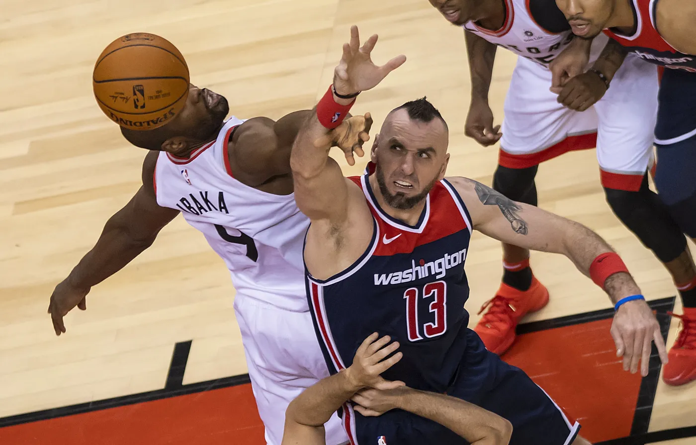 Gortat zagrał solidnie, ale Wizards play off zaczęli od porażki