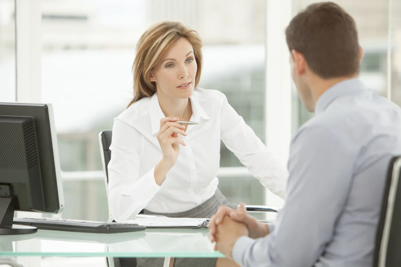 "Drobiazgi", które sprawiają, że utrudniasz ludziom zrozumienie tego, co do nich mówisz