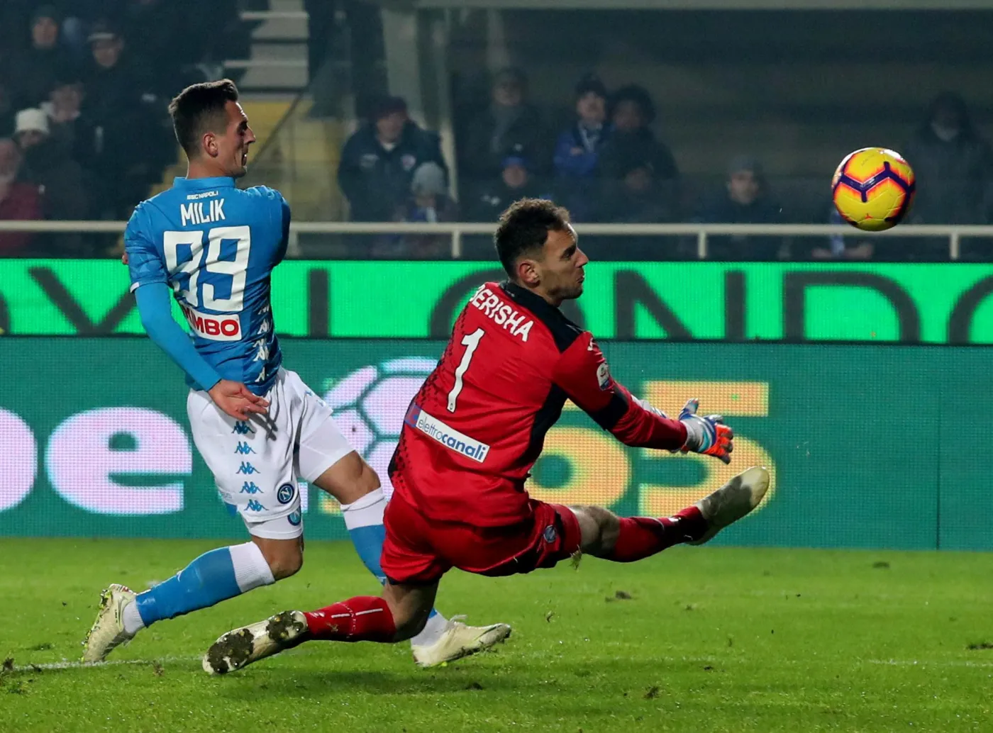 Arkadiusz Milik (w błękitnej koszulce)