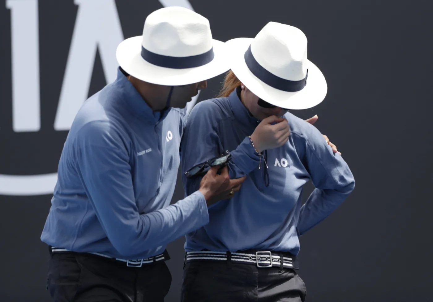 Sędzia liniowa ucierpiała po uderzeniu piłką