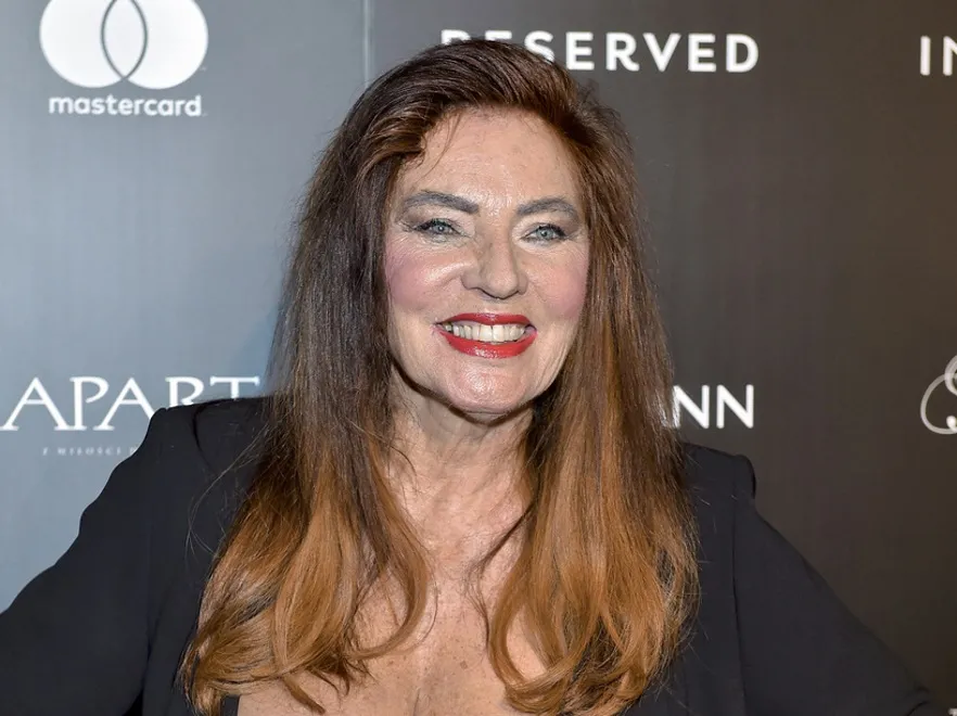 "Wulgarnie, bez względu na wiek". 76-letnia Agnieszka Fitkau-Perepeczko bez stanika na ściance. FOTO