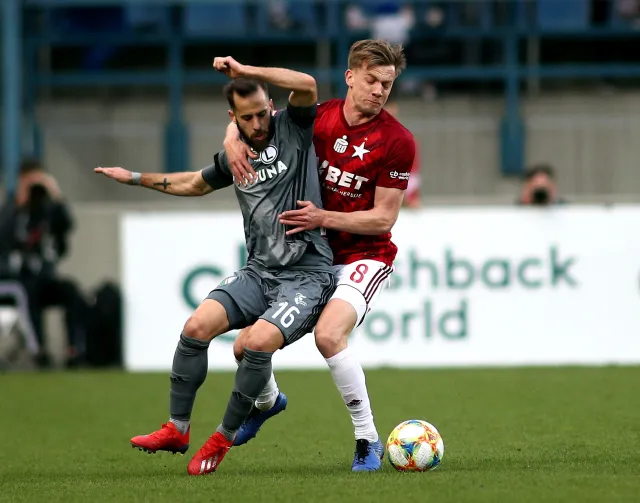 Legia na kolanach. Klęska mistrzów Polski w Krakowie. Sa Pinto może się pakować?