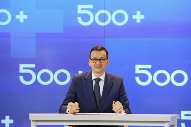 Spadają notowania premiera, rządu i prezydenta. SONDAŻ