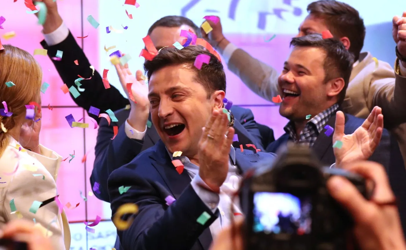 Wołodymyr Zełenski świętuje zwycięstwo