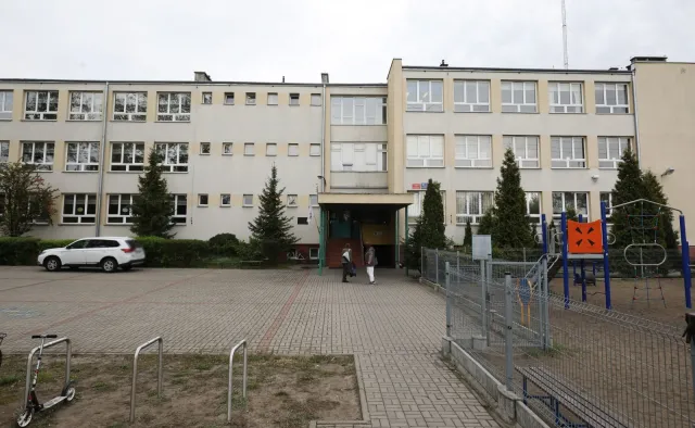 Marsz przeciw przemocy w Wawrze. To reakcja uczniów na zasztyletowanie ich kolegi