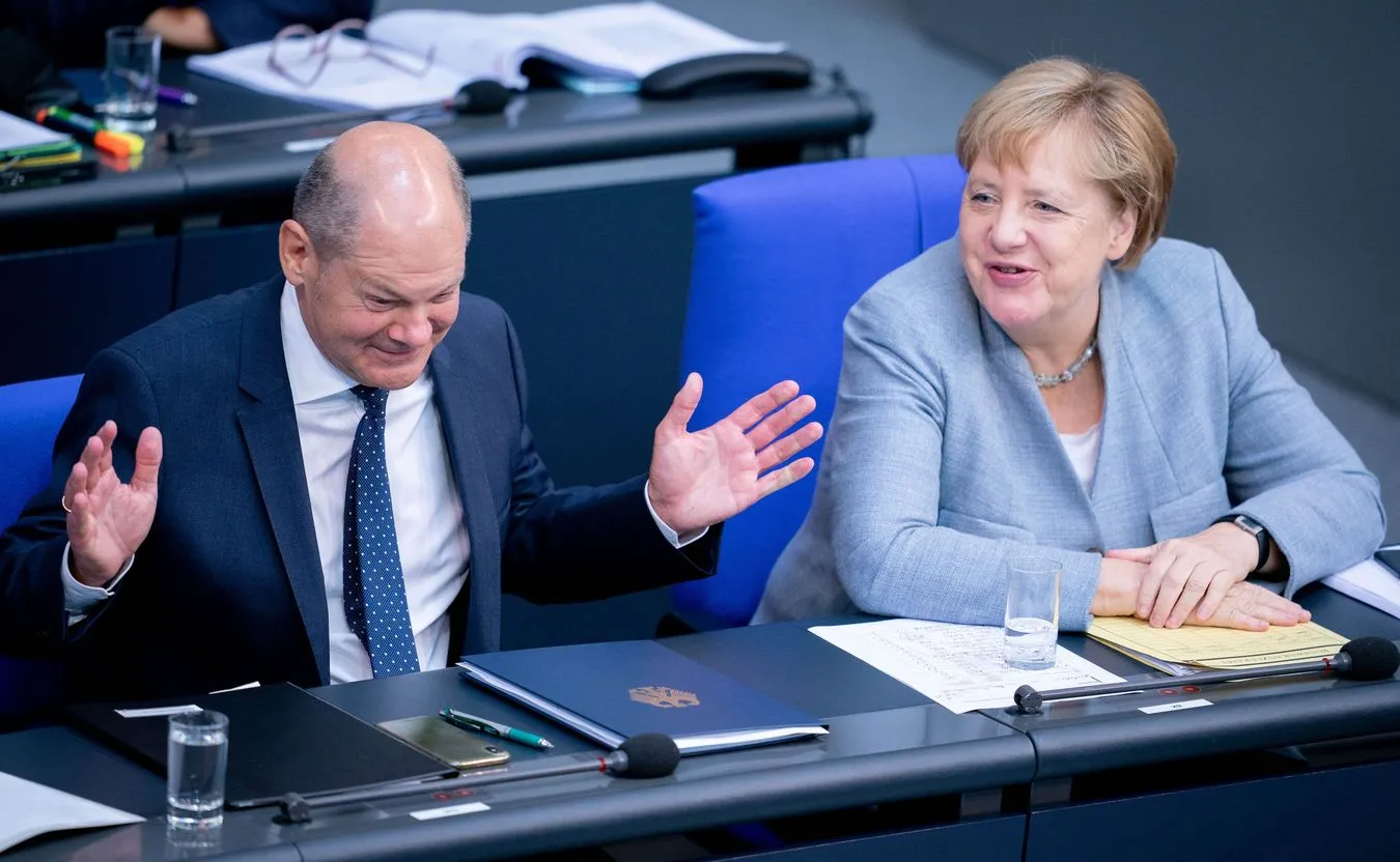 Olaf Scholz i Angela Merkel