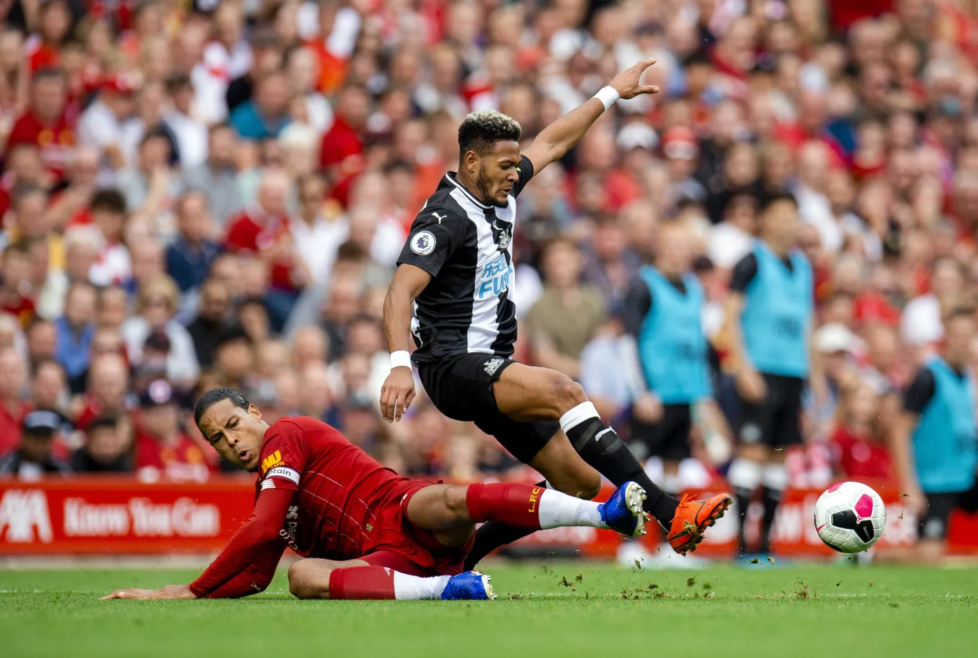 Virgil van Dijk i Joelinton