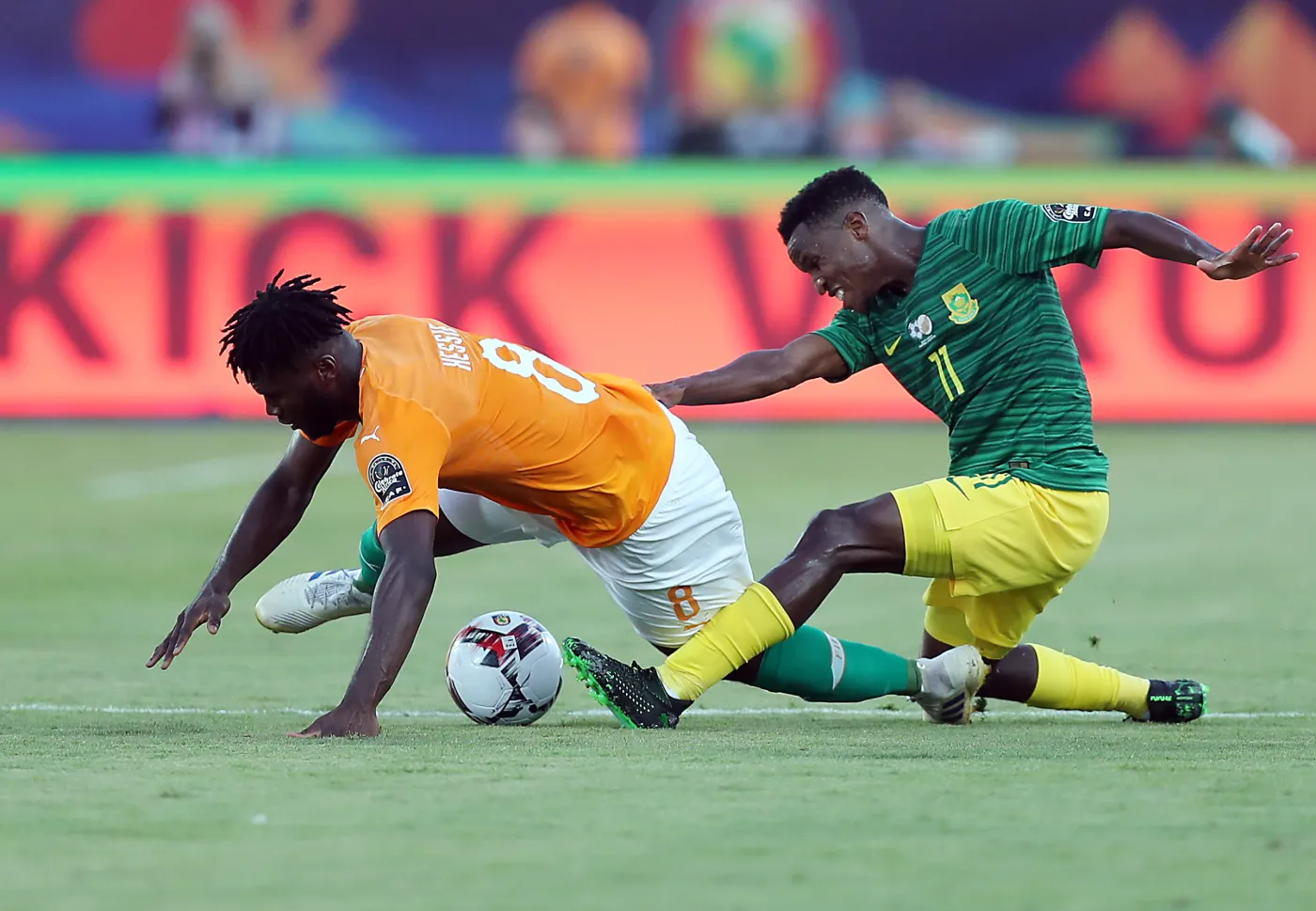 Themba Zwane i Franck Kessie