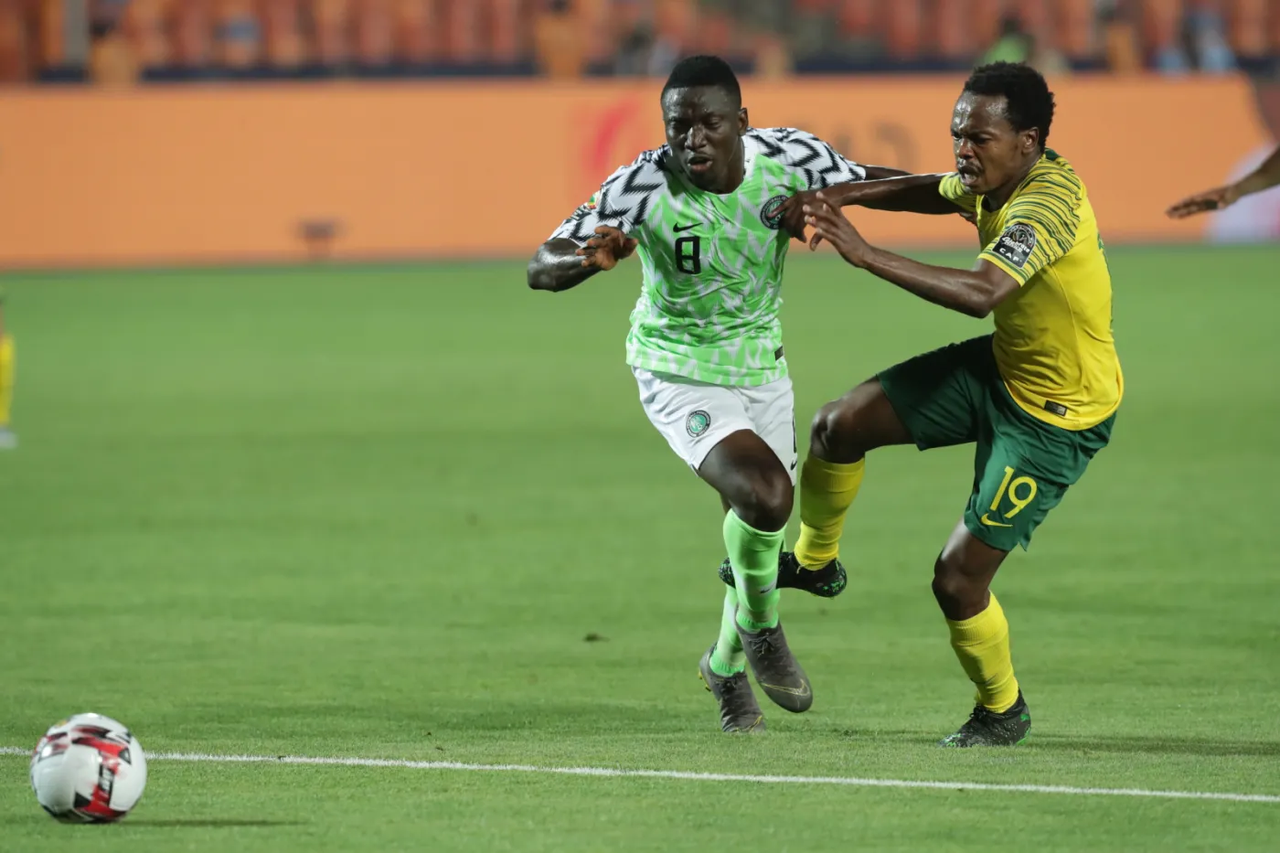 Oghenekaro Etebo i Percy Tau