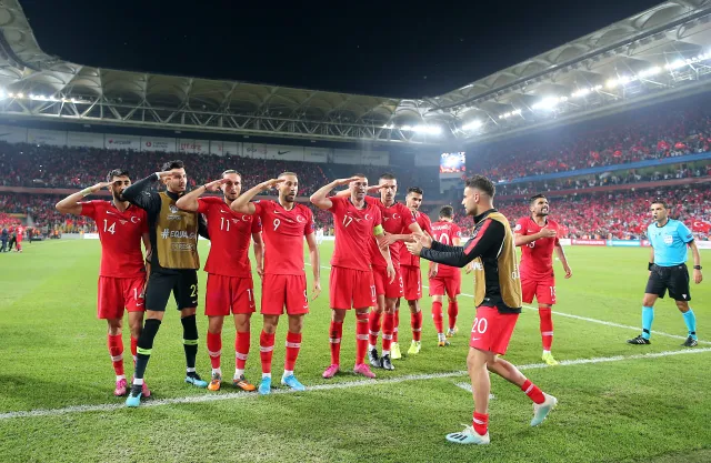 El. ME 2020: UEFA przyjrzy się salutowaniu piłkarzy Turcji