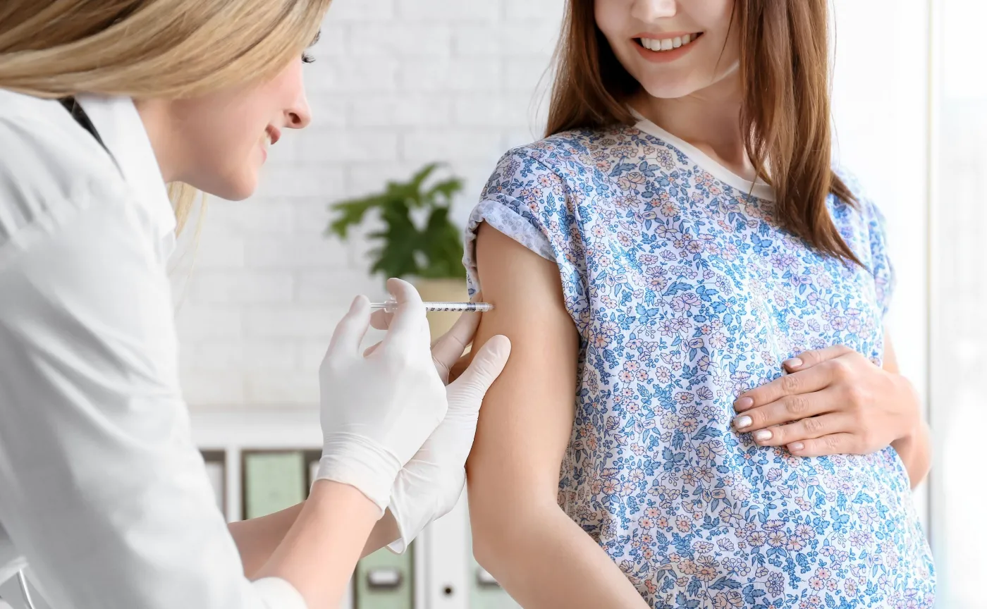 Szczepienie kobiety w ciąży