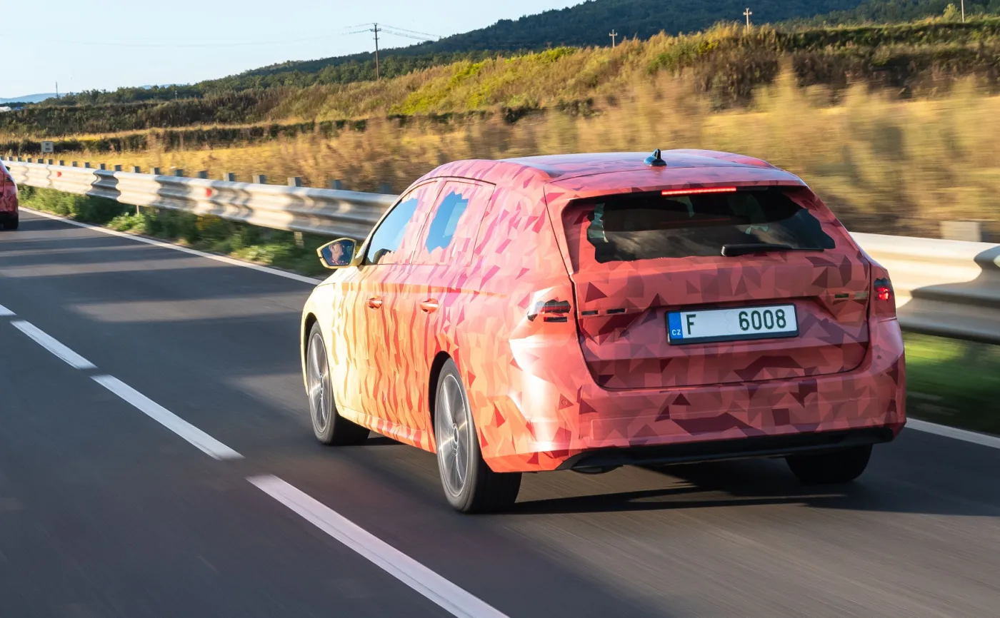 12706961-skoda-octavia-nowa-octavia1.jpg
