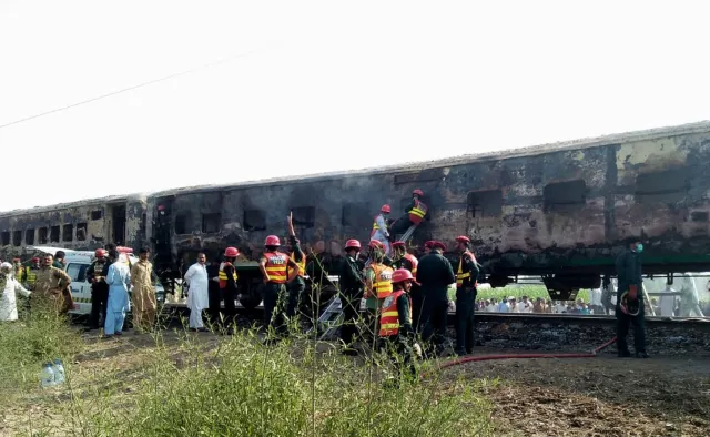 Pożar w pociągu. Kilkadziesiąt osób nie żyje, wielu jest w stanie krytycznym