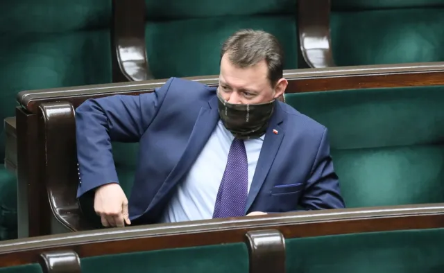 Nie przyjął pacjentów zakażonych Covid-19. Szef MON odwołał go ze stanowiska