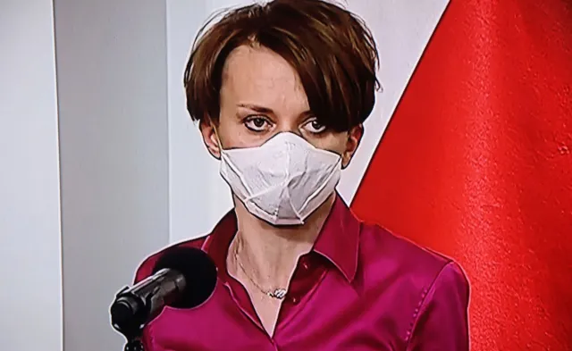 Dlaczego polski rząd nie podaje dat odmrażania gospodarki? Zaskakujące tłumaczenie Emilewicz