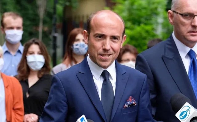 Budka apeluje do Kaczyńskiego o wyrzucenie Czarnka z partii. Poseł PiS odpowiada