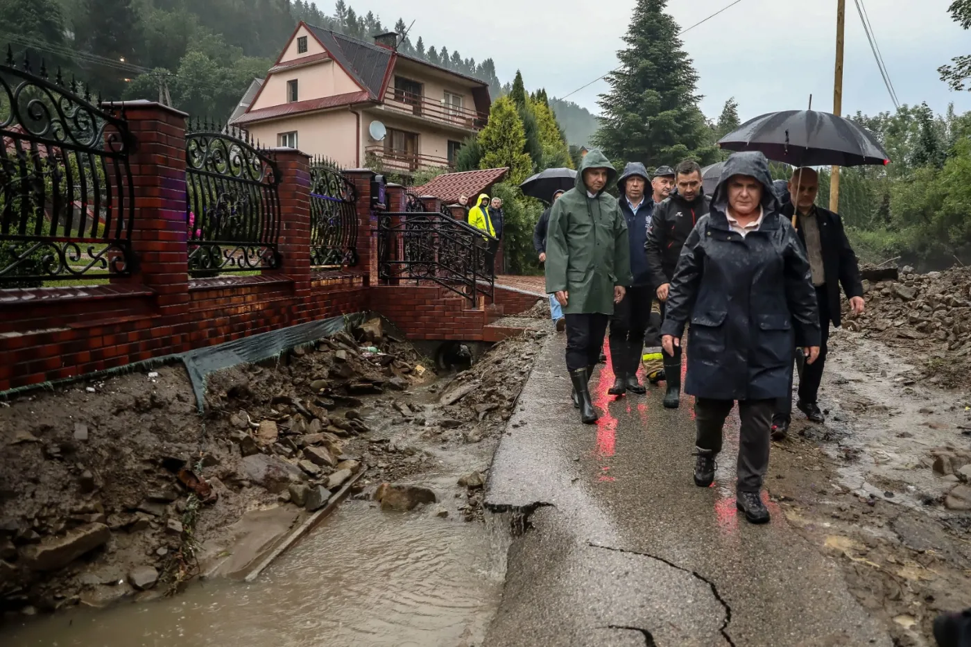 Szydło: Sytuacja w Małopolsce jest bardzo trudna, ale nikt nie zostanie bez pomocy
