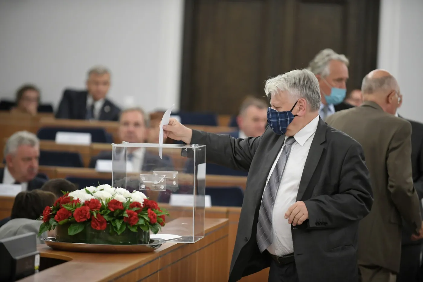 Szef MSZ nie pojawił się w Senacie. W zamian wysłał dyrektora. "To narusza powagę Izby"